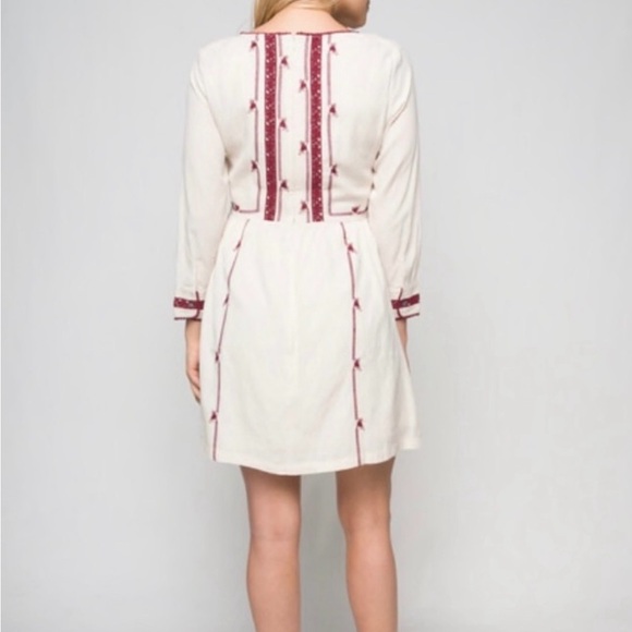 NWT Current Air Embroidered Tunic Dress in Cream and Burgundy size Small - Picture 3 of 15